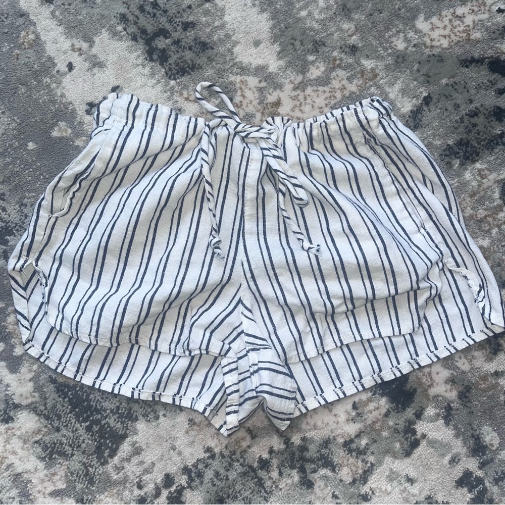 Brandy Melville Striped Drawstring pocketed shorts